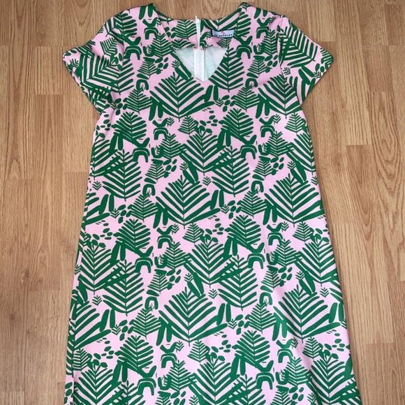 CK Bradley Short Sleeve Pink with Green Leaves Long Dress with Splits Size Large - Picture 3 of 5